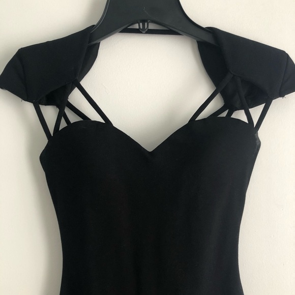 NEW GUESS black mini dress - Picture 2 of 4